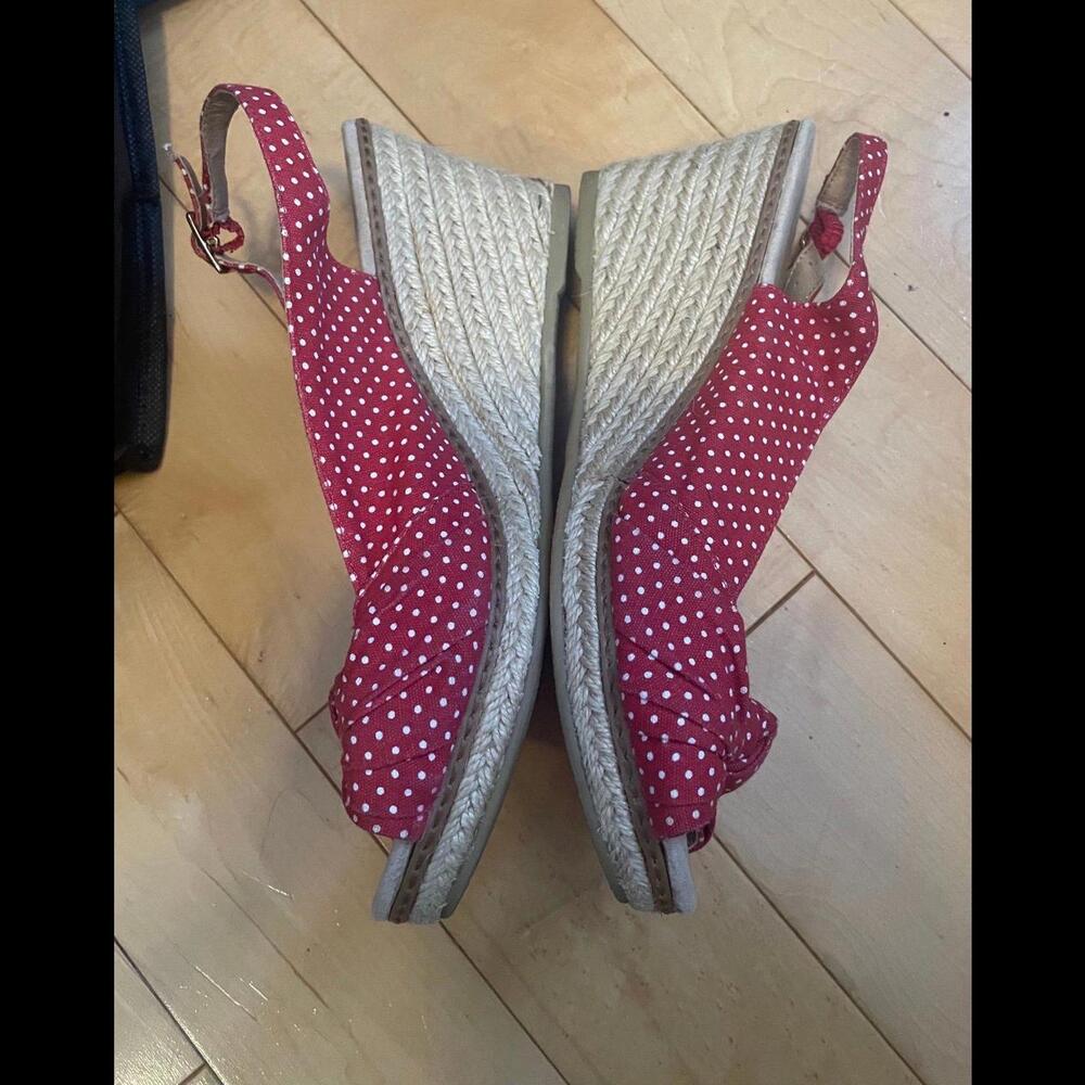Sandals - Picture 2 of 5